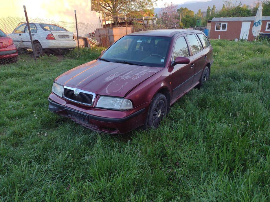 Шкода Октавия на части