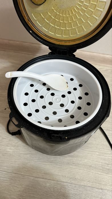 Мультиварка Redmond полностью рабочая