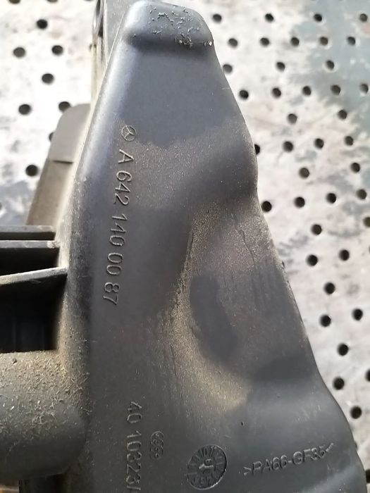 Rezonator aer 3.0 cdi mercedes r class w251 a6421400087