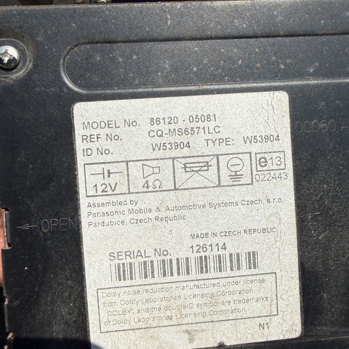 Мултимедия радио и CD плеър за Toyota Avensis 86120-05081