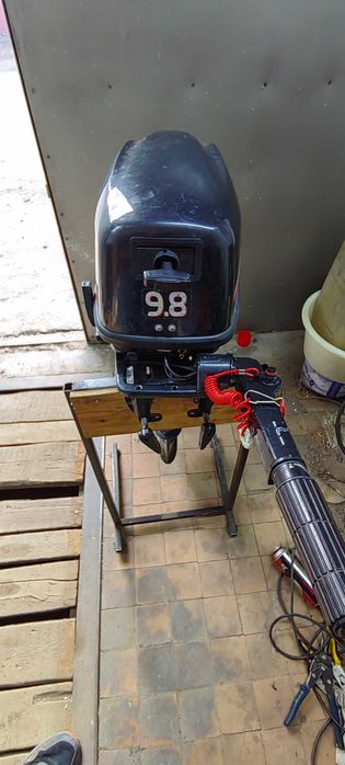 Лодка с мотором.