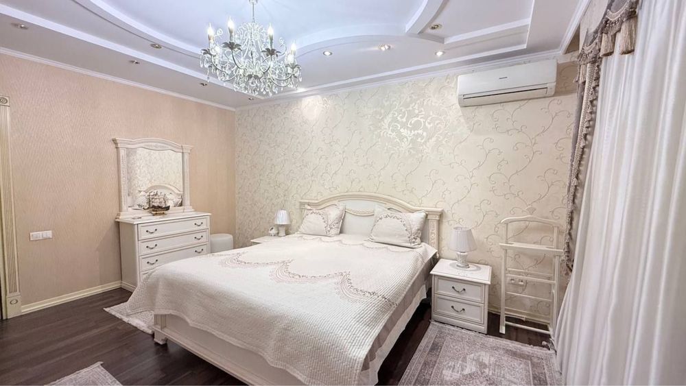 Сдается квартира возле метро Космонавтов
