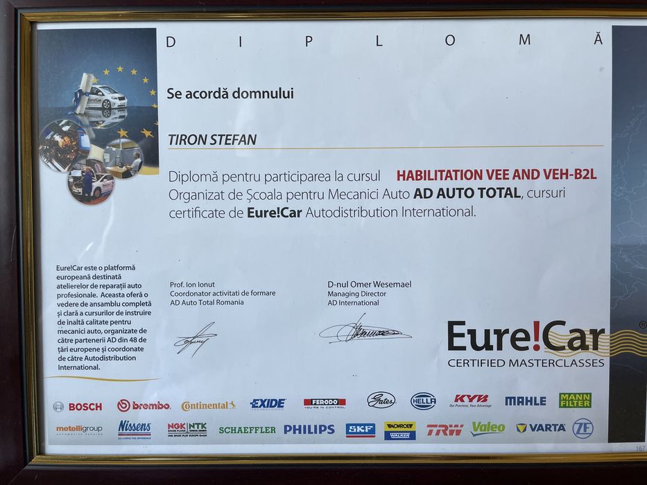 Reconditionare baterii hybrid.