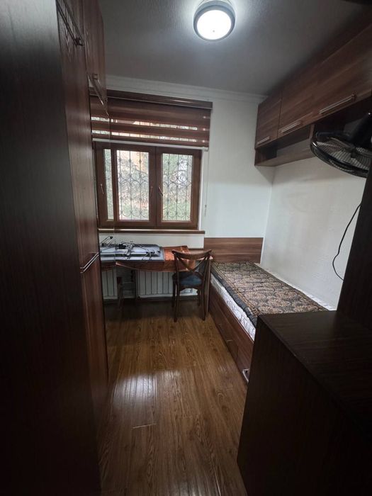 2 в4/3/4 77 серия, Нукусская, Посольство России