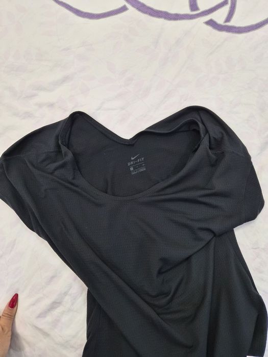 Дамска тениска на Nike / Найк