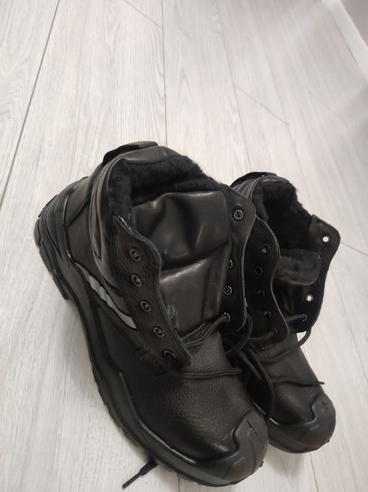 Спец ботинки 2 штук зимний