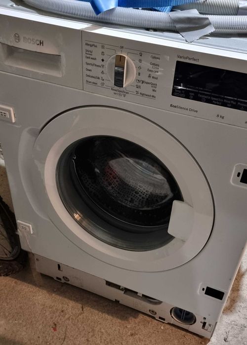 Пералня за вграждане Bosch WIW24342EU (капацитет 8 кг, с инверторен мотор EcoSilence Drive)