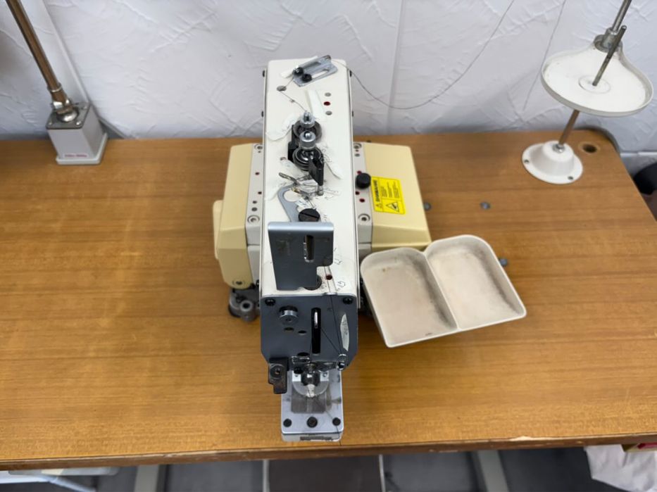 JUKI MB-373 — индустриална машина за шиене на копчета