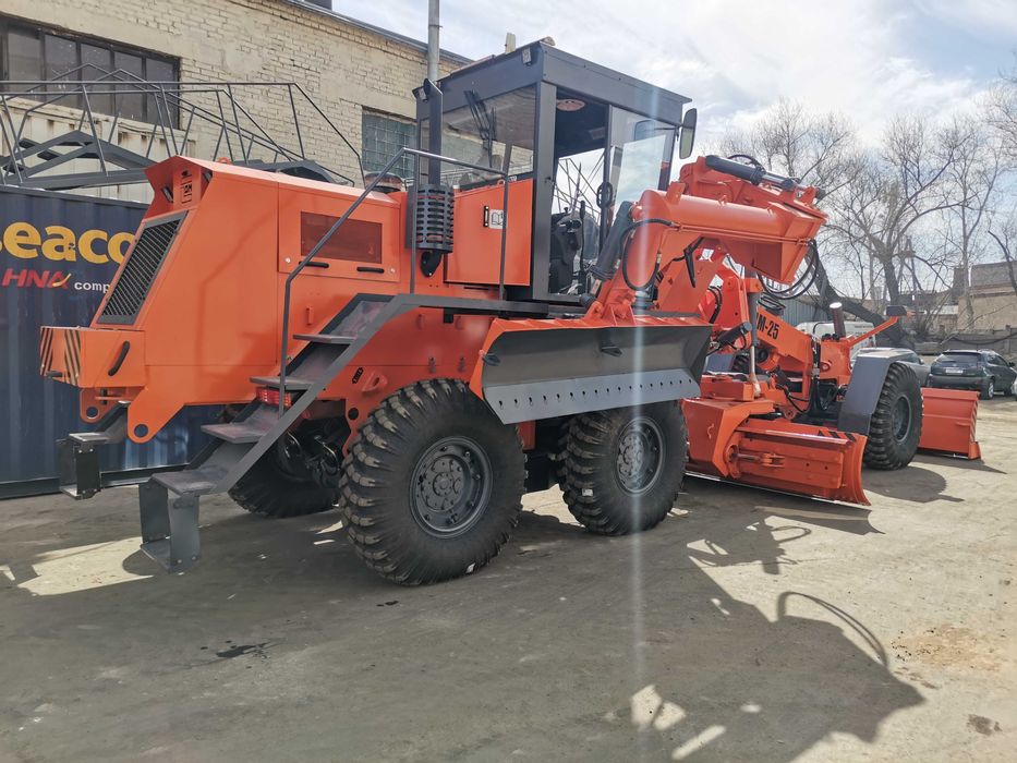 Автогрейдер СДМ-25 для строительства и содержания дорог