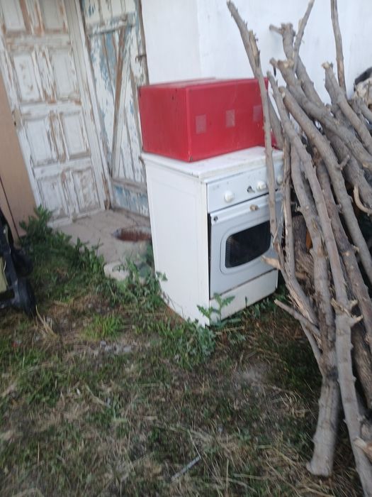 Продам 2 газ плиту за 10000тг.