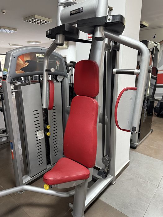 Aparat profesional Pec Deck Precor