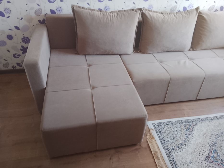 Продам диван коричневый свет