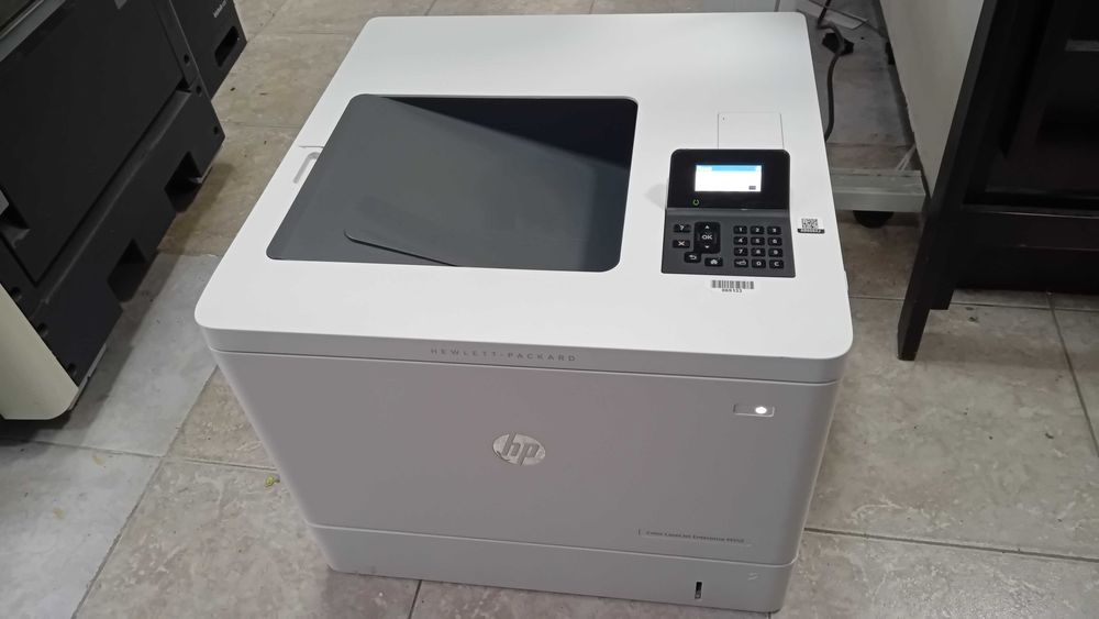 Нов! Цветен лазерен принтер HP Laser Jet Enterprise M552 с дуплекс и мрежа