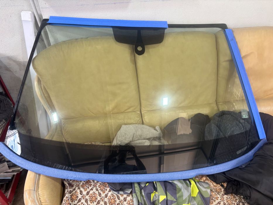 Челно стъкло за Ауди А4 2018г