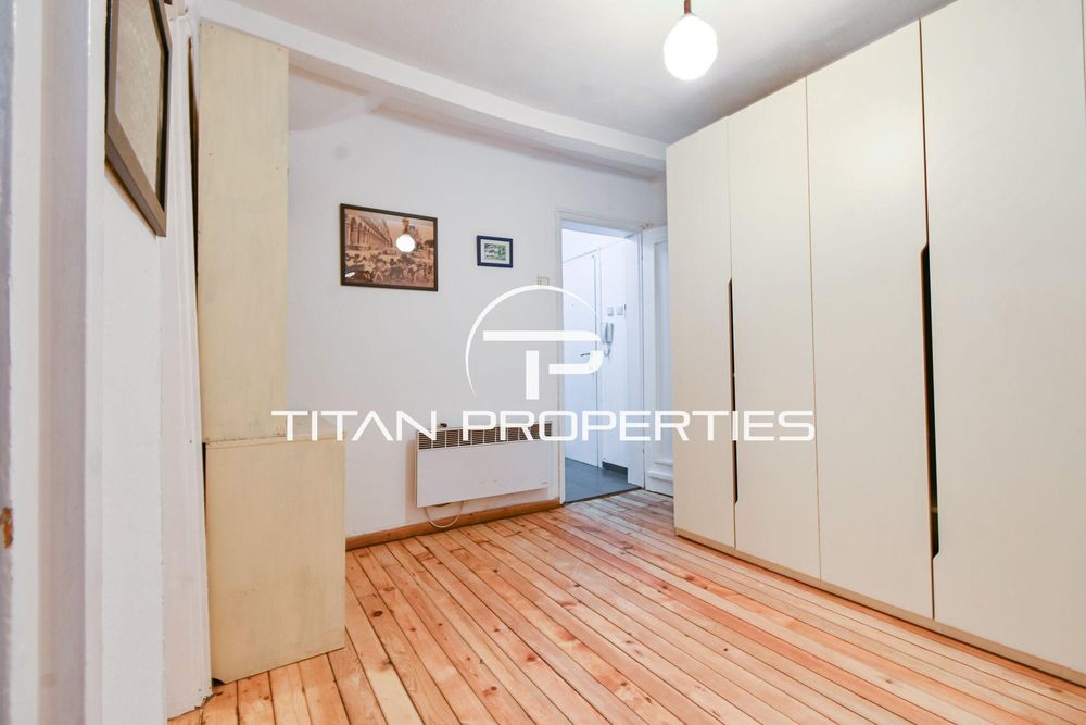 Дава се под наем Двустаен апартамент в София, Център - 95 кв.м за 548.25 € - Снимка #12