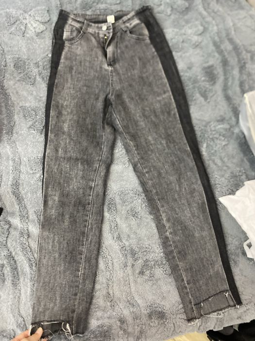 серые джинсы 500тг