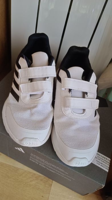 Кроссовки adidas ( три пары)