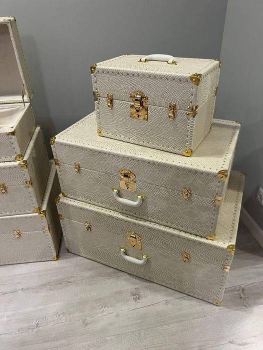 Продам чемоданы для приданного