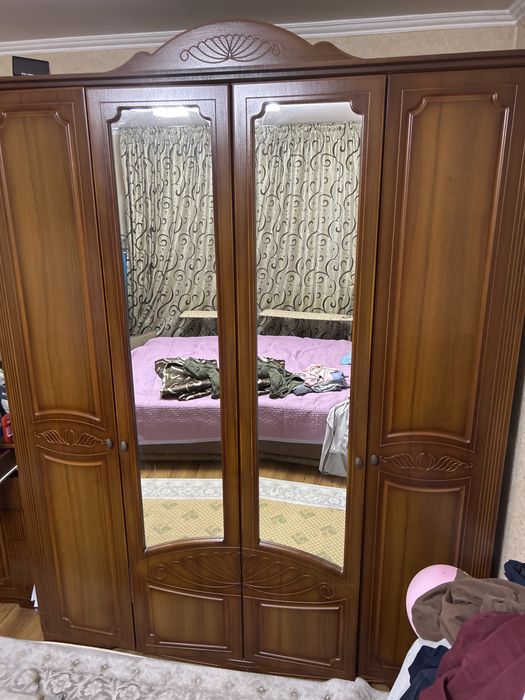 Продам спальный гарнитур