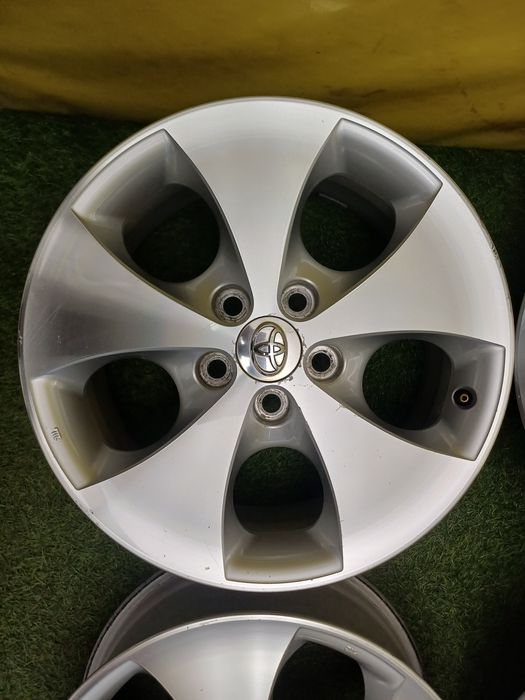 Диски R17 5x114.3 на Toyota Alphard и другие.