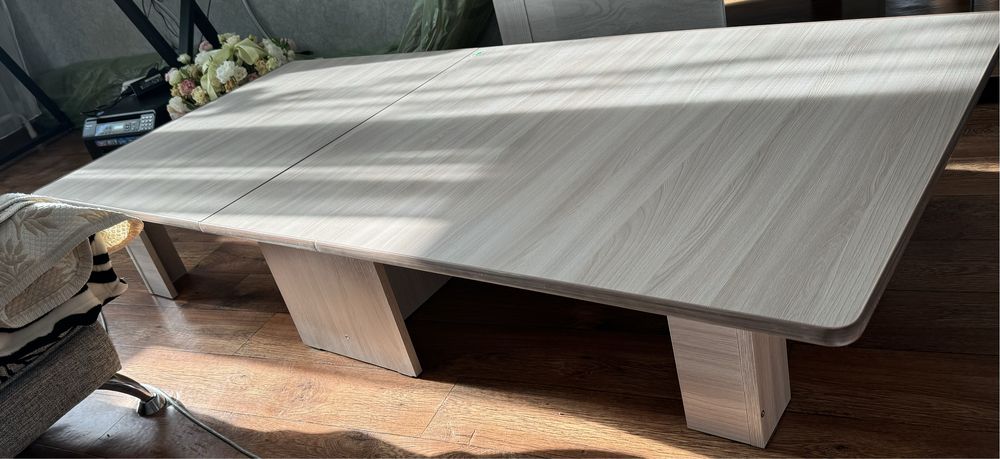 Продам стол.