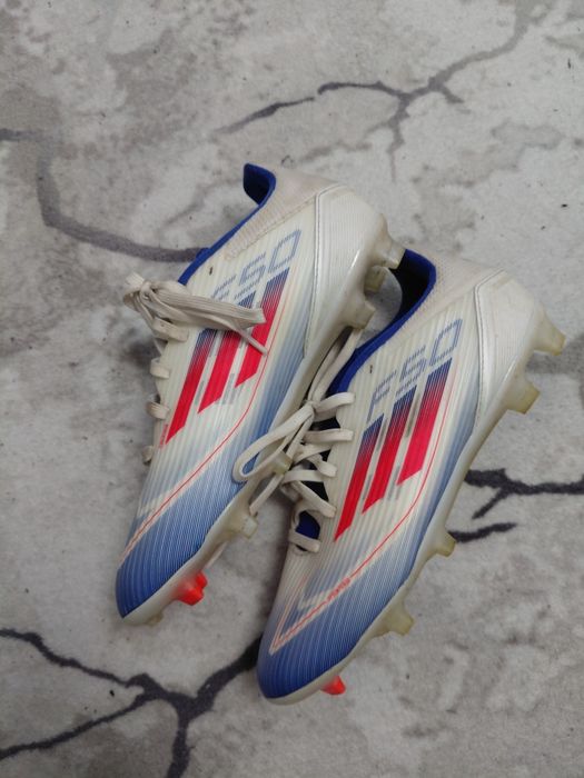 Ghete de fotball F50