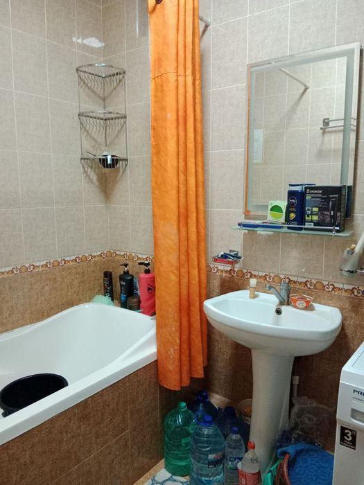 Янги домдан 3 хонали 3 каватдан квартира сотилади 6 микрн