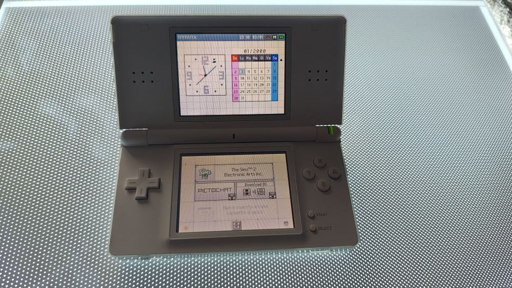 Nintendo ds cu 4 jocuri  perfect functional