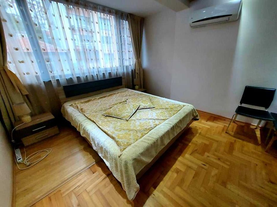 Дава се под наем Четиристаен апартамент в Бургас, Център - 160 кв.м за 1173 € - Снимка #5