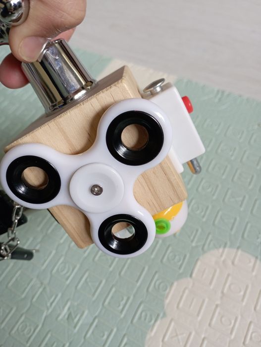 Бизи куб със 7 активности