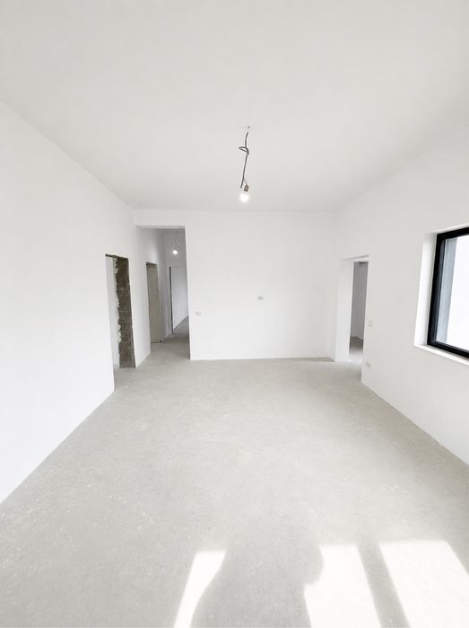 Casa De Vanzare la intrare in Cumpana pe partea stanga