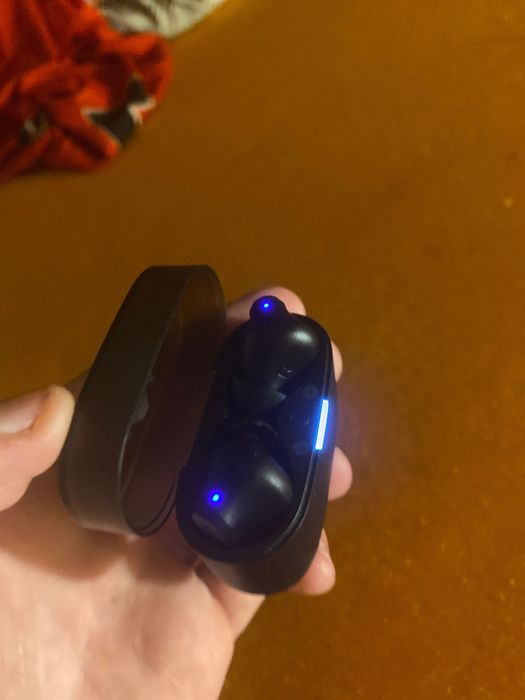 Vând căști philips