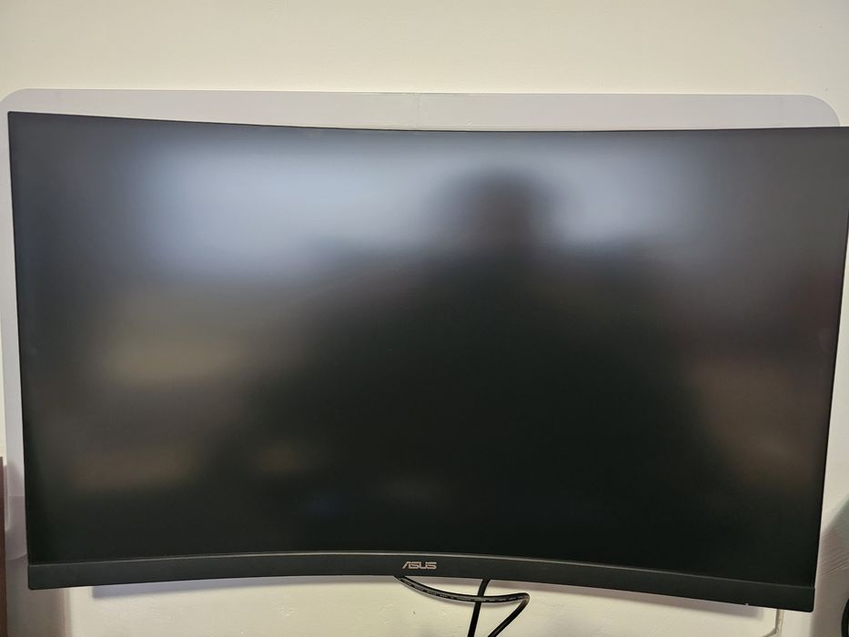 Monitor Gaming Asus Rog VG328 curbat