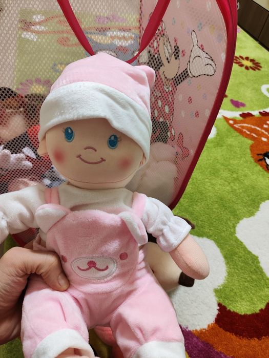 Продавам кош с играчки