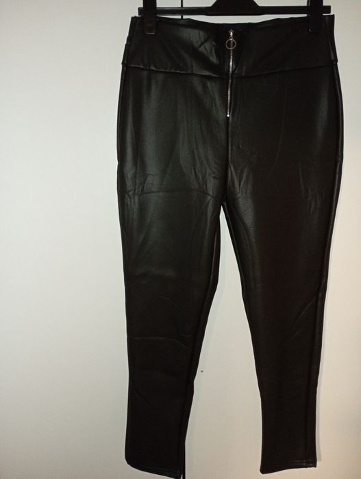 Pantaloni negri flaușați cu fermoar 42/44 femei