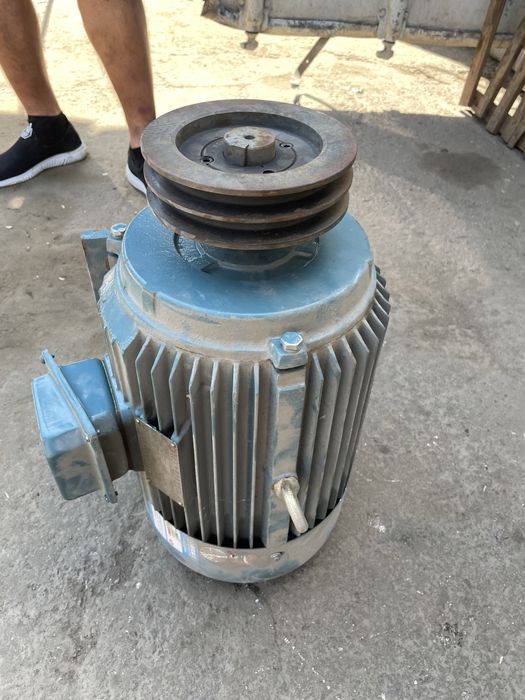 Электродвигател электродвигатель электродвигателья редуктор вибратор