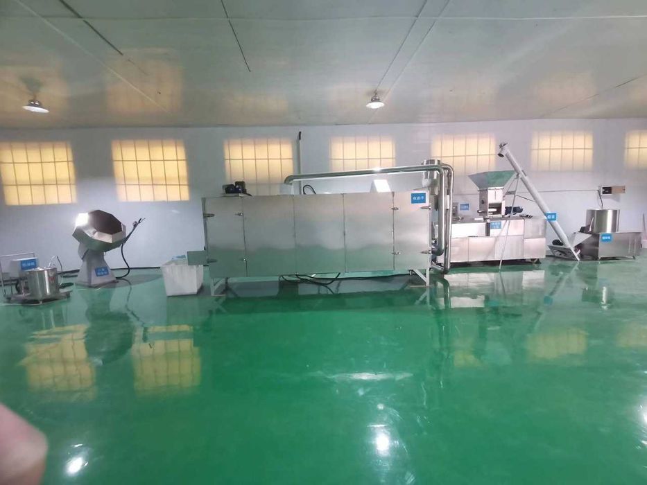 Балик еми ишлаб чикариш учун мулжалланган экстудер линияси