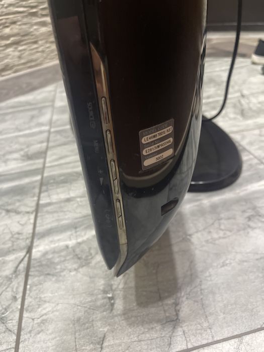 Телевизор с wifi жк экран разбит