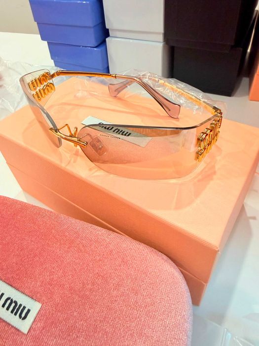Ochelari de soare miu miu