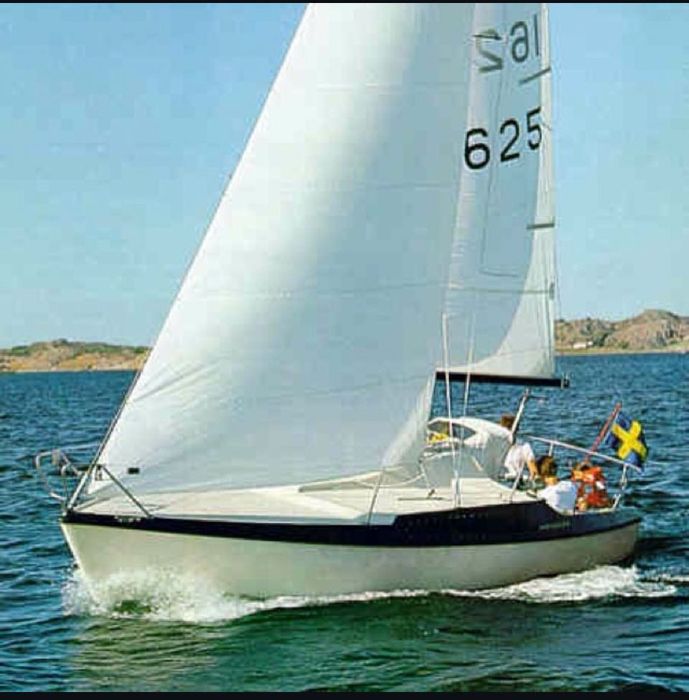 Ветроходна лодка Maxi 77