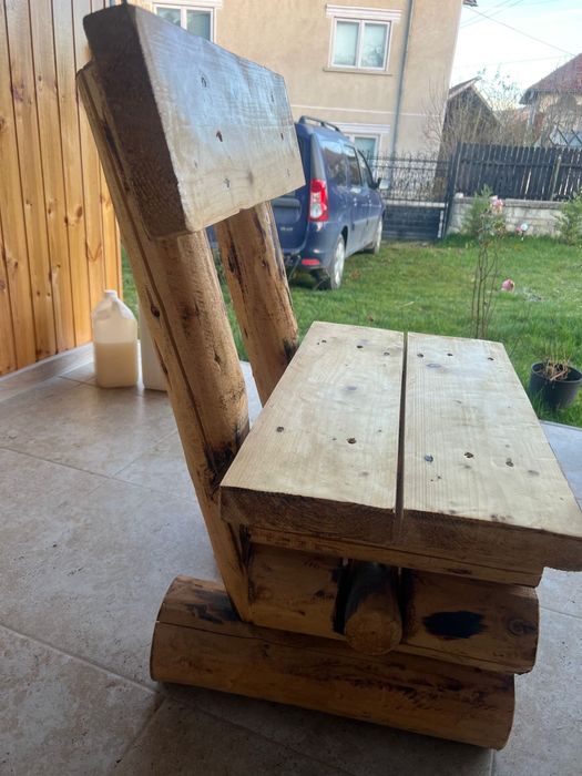 Scaun rustic din lemn masiv