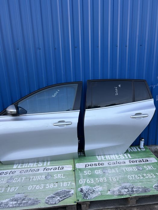Ușă stânga față Ford Focus 4