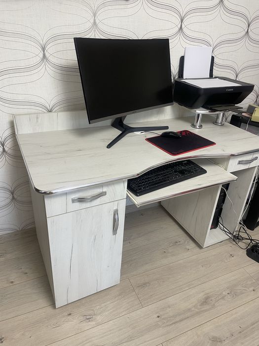 Birou, lemn stejar alb, folosit un an.