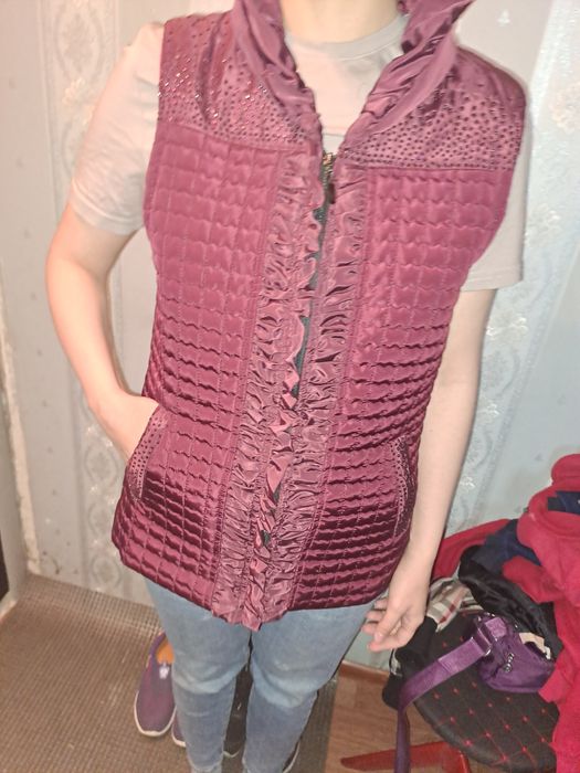 Продам жилет новый