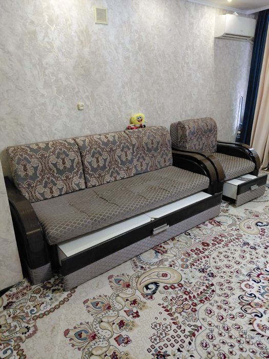Продается диван с креслой