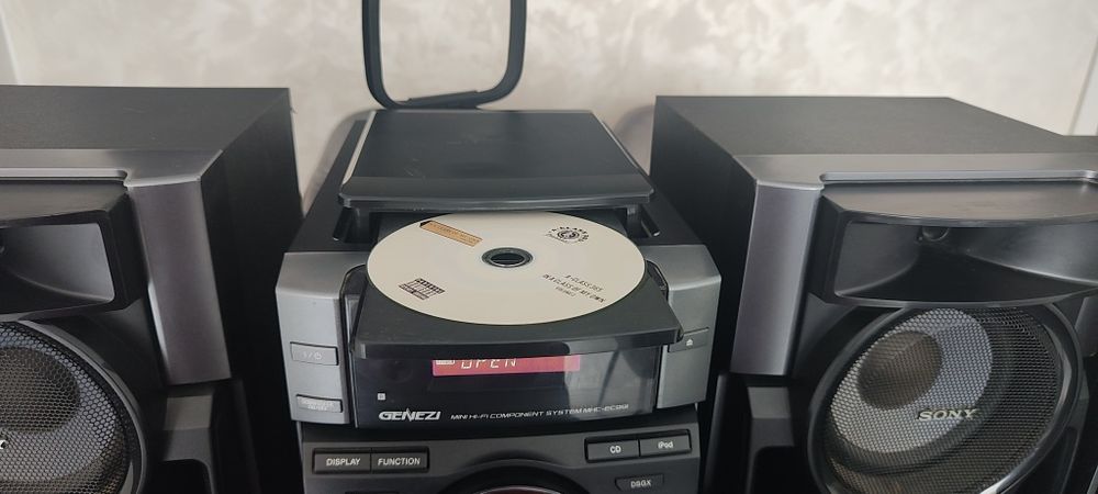 уредба Sony Genezi MHC-99i HiFi аудио система