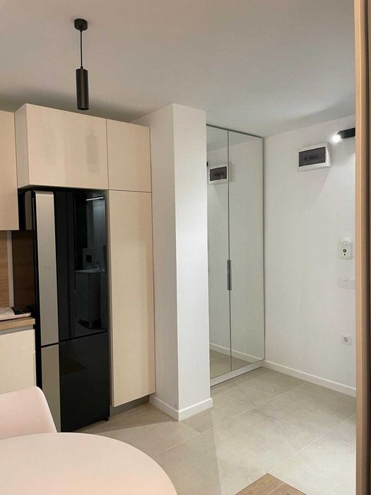 PF închiriez apartament cu o cameră, str.Muncitorilor