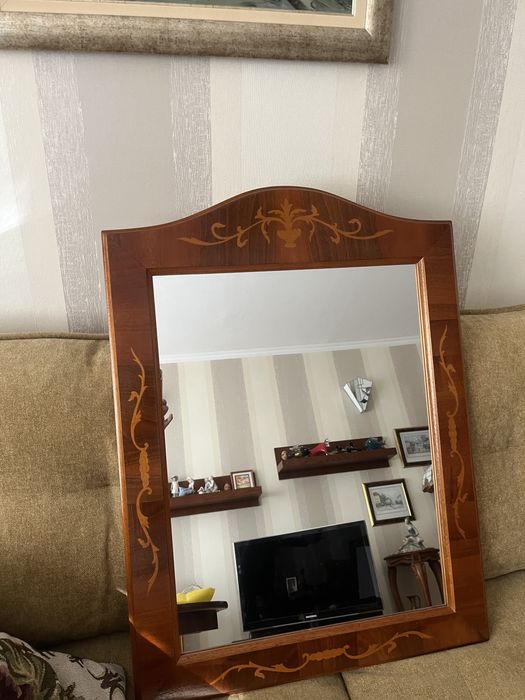 Красиво старинно огледало,масив,интарзия