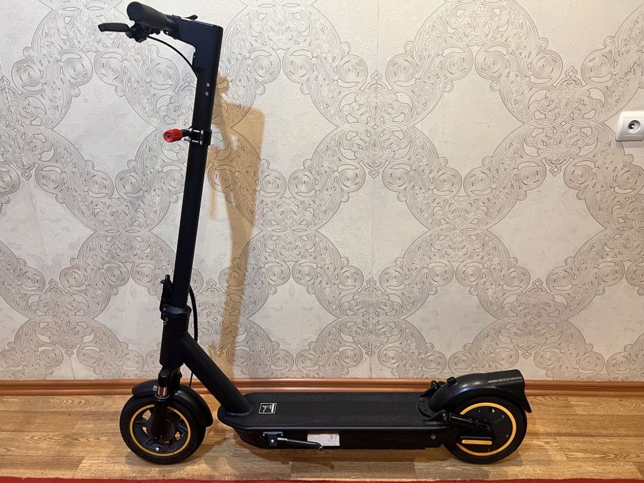 Срочно продаю отличный самокат