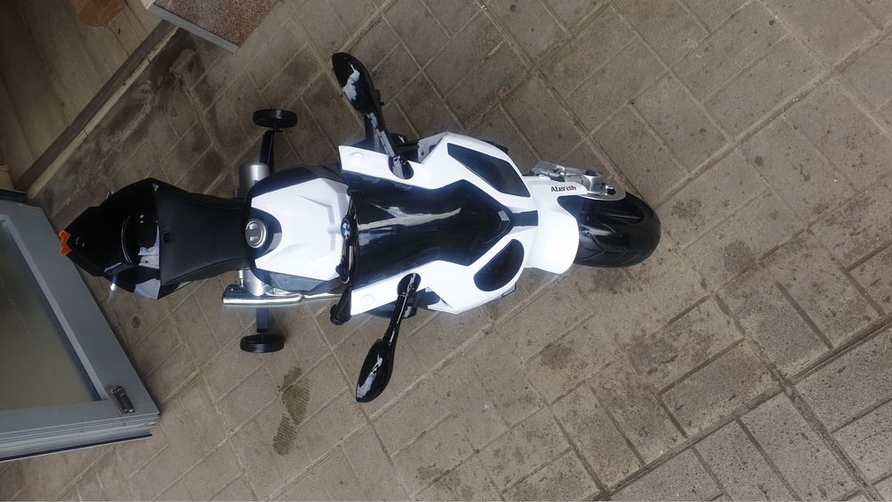 Детски акумолаторен мотор